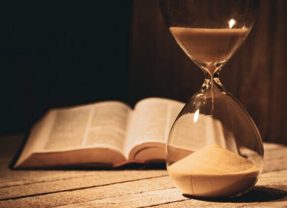 Estudo do Livro das Revelações, A Mulher Assentada Sobre a Besta Estudo do Livro das Revelações, A Mulher Assentada Sobre a Besta